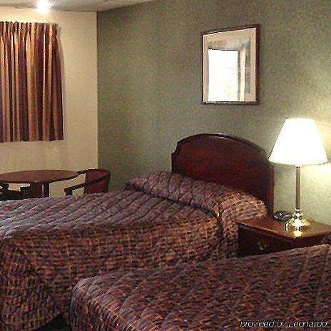 German Village Inn Motel Колумбус Экстерьер фото